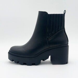 Platform Lug Sole Chelsea Boots - Women's Trendy Mid Heel Ankle Boots